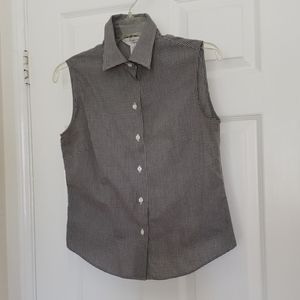 Sleeveless fitted  blouse